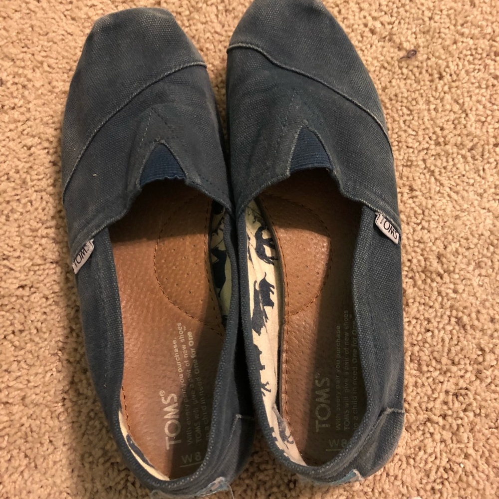 Navy Toms shoes